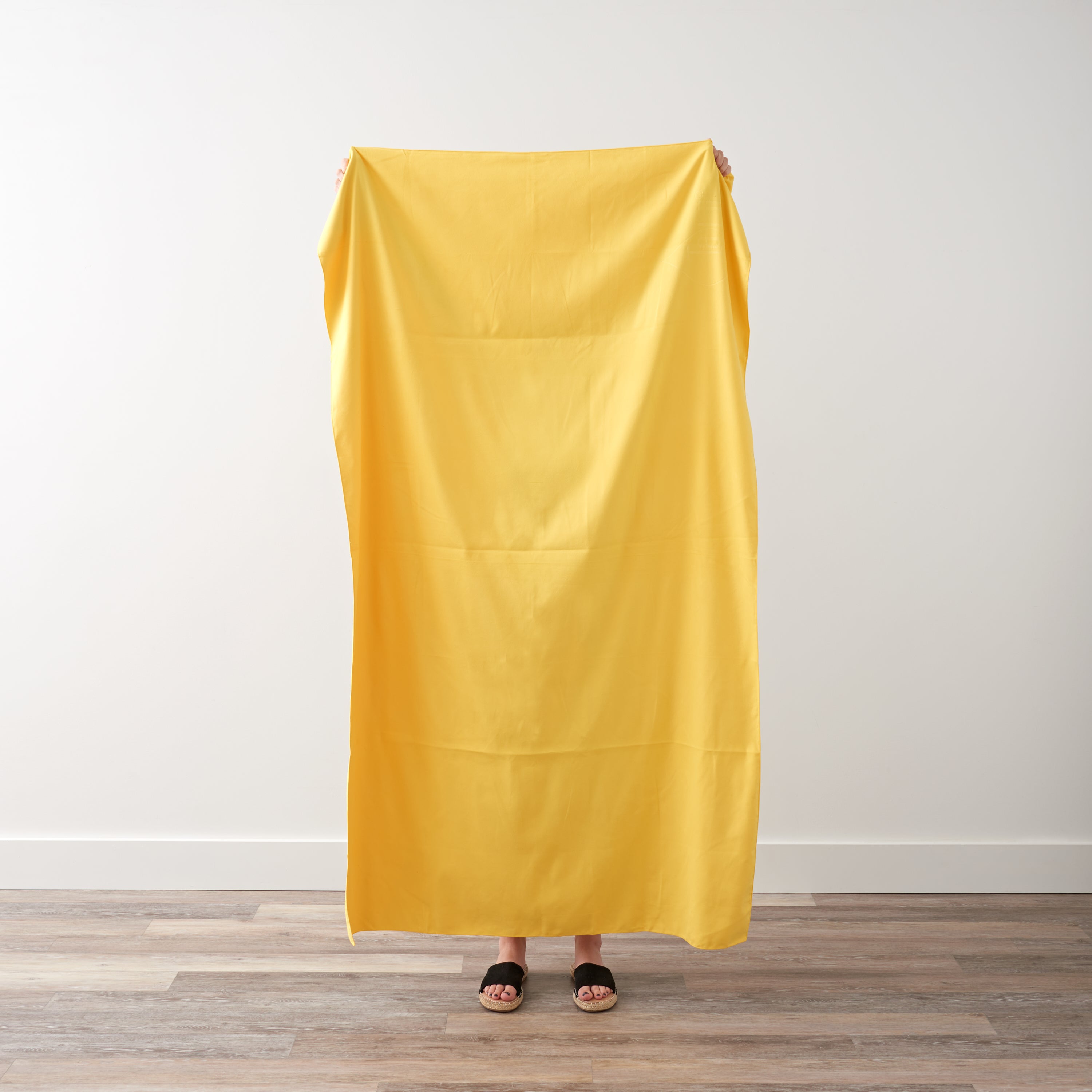 Talii Beach Towel - Quick-Dry Oversized Towel for Boating | Anchor Gear Co.